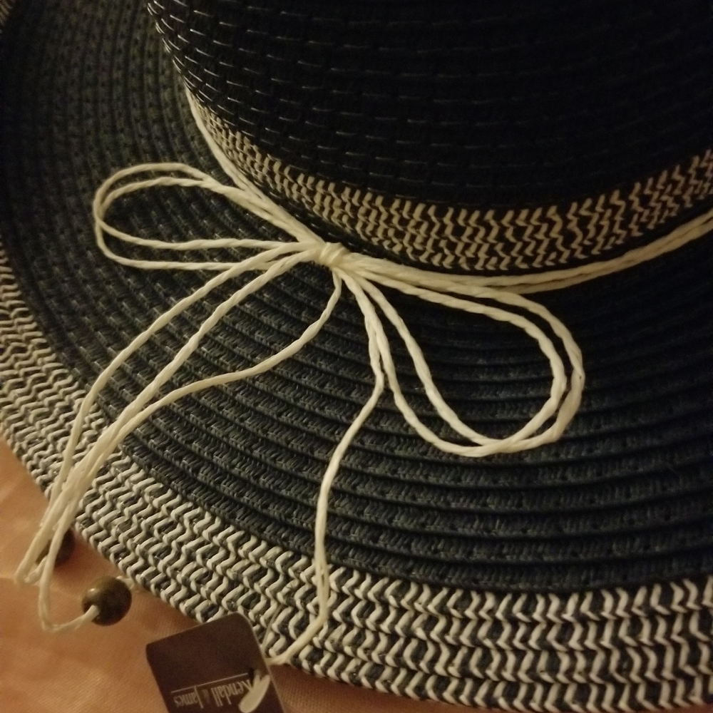 Straw hat - Picture 3 of 4